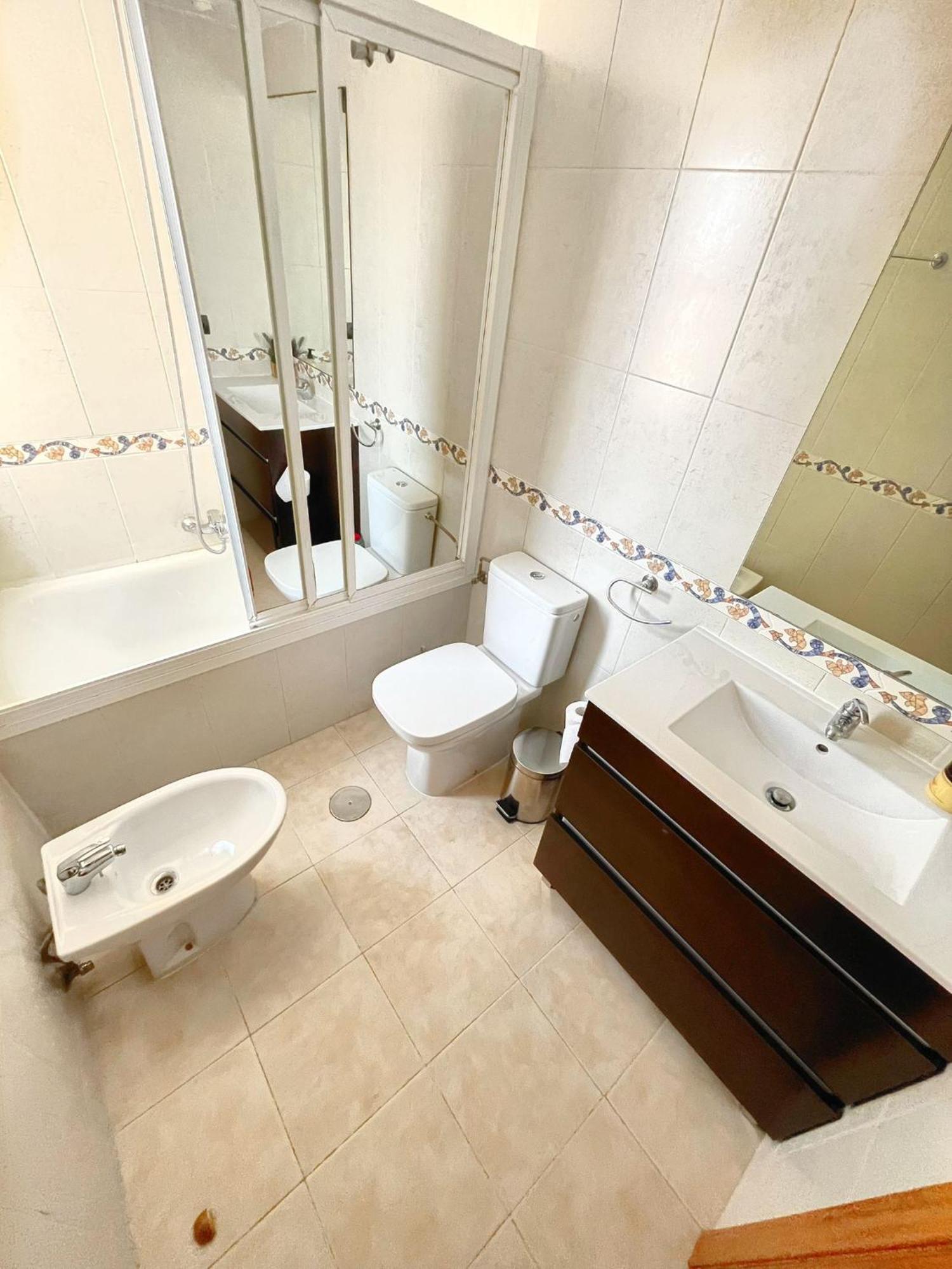 Apartment Marinas, Muy Amplio Cerca De Playa Poniente *